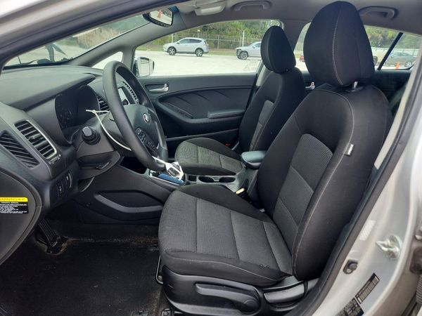 2017 KIA FORTE5
