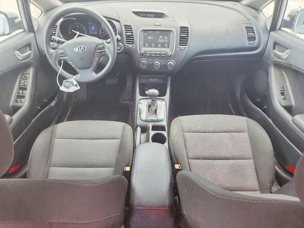 2017 KIA FORTE5