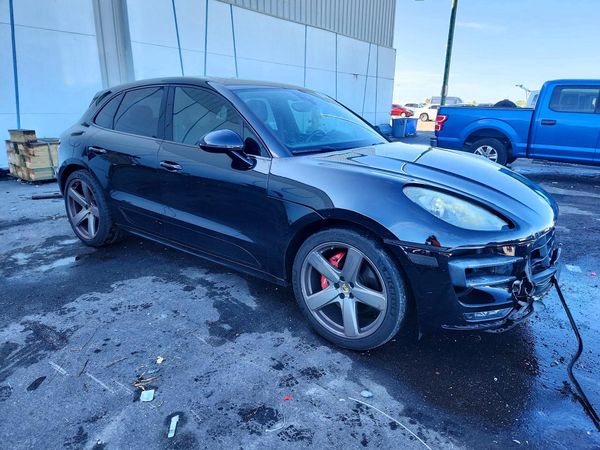 2018 PORSCHE MACAN