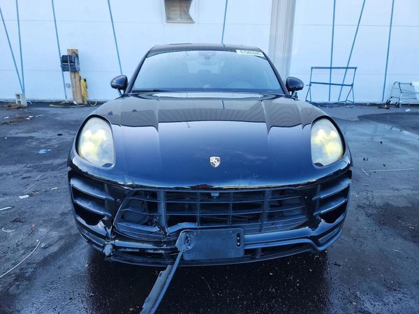 2018 PORSCHE MACAN