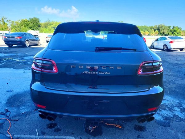 2018 PORSCHE MACAN