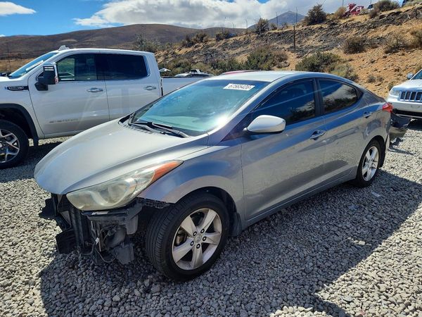 2013 HYUNDAI ELANTRA
