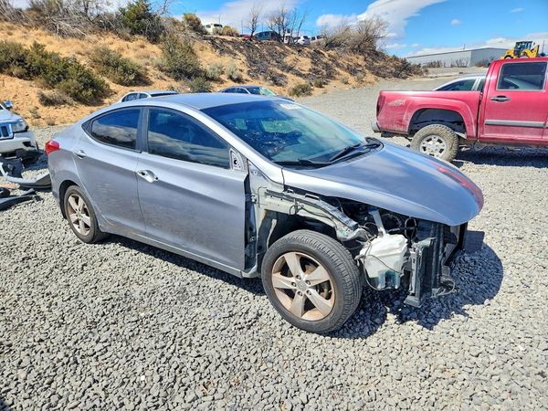 2013 HYUNDAI ELANTRA