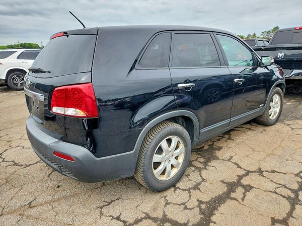2013 KIA SORENTO Base / LX