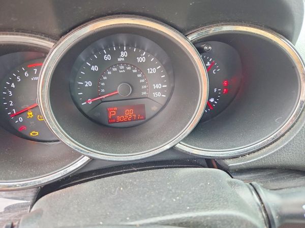 2013 KIA SORENTO Base / LX