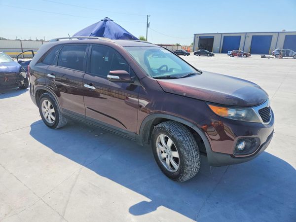 2013 KIA SORENTO Base / LX