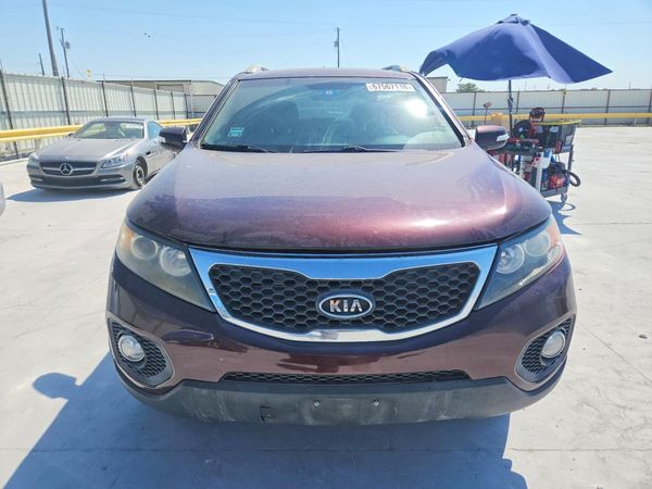 2013 KIA SORENTO Base / LX