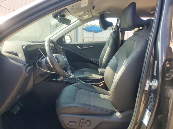 2023 KIA NIRO Wind