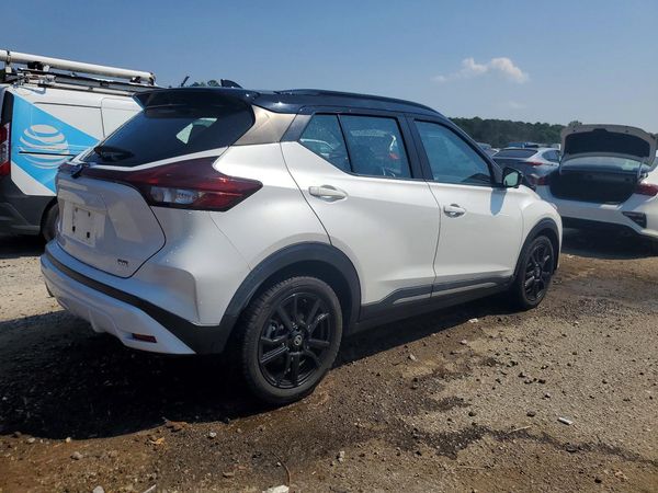 2021 NISSAN KICKS SR