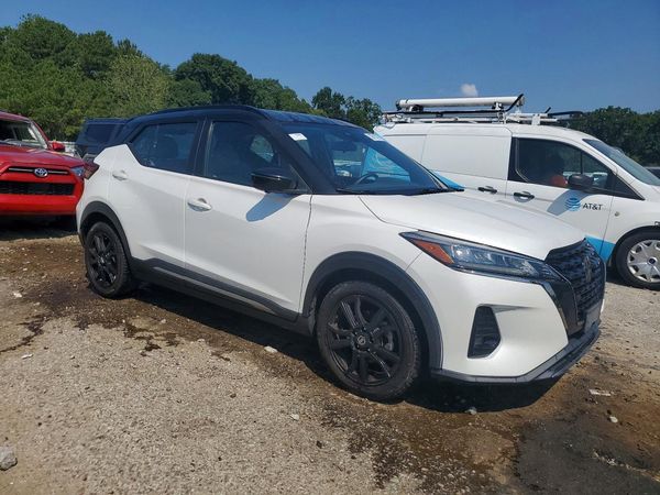 2021 NISSAN KICKS SR