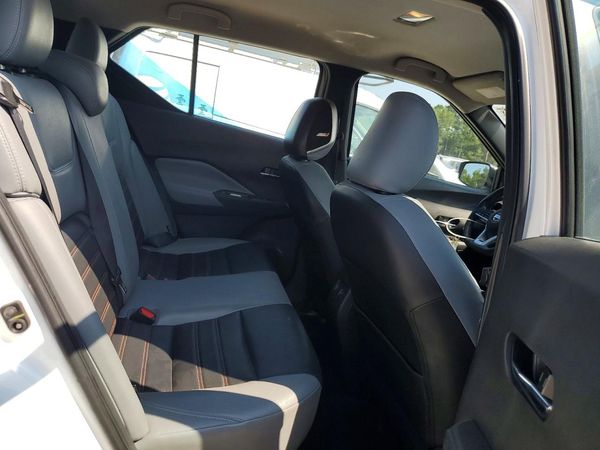 2021 NISSAN KICKS SR