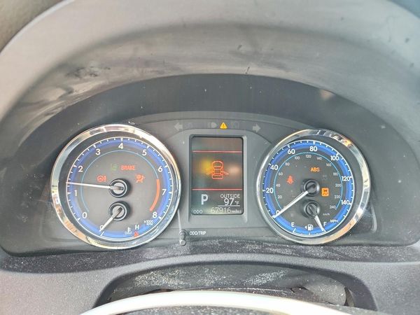2017 TOYOTA COROLLA