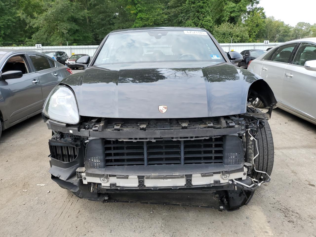 2020 PORSCHE CAYENNE