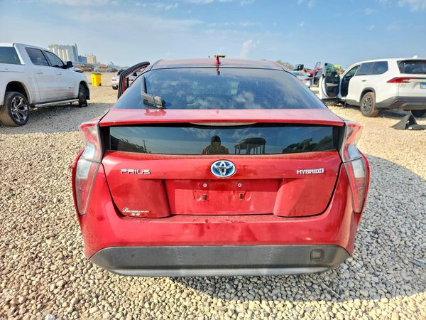 2016 TOYOTA PRIUS