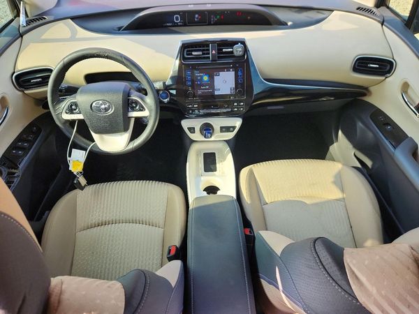2016 TOYOTA PRIUS