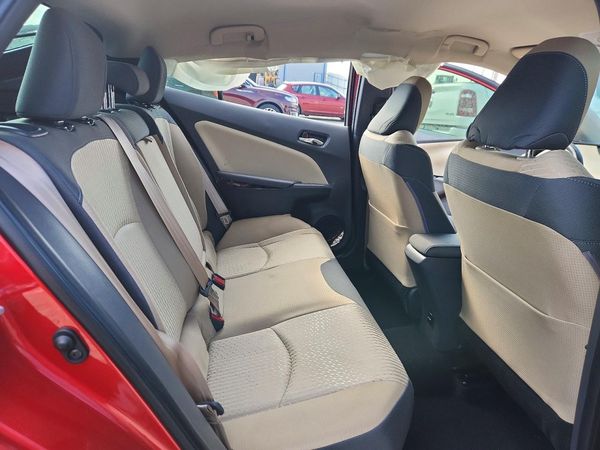 2016 TOYOTA PRIUS