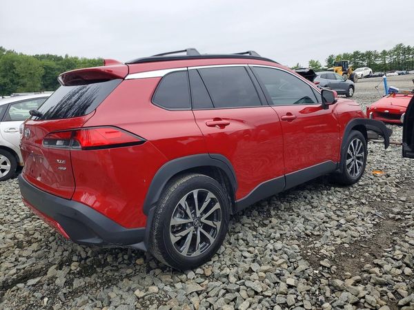 2024 TOYOTA COROLLA CROSS XLE