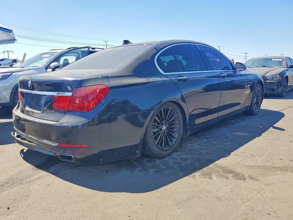 2013 BMW 740