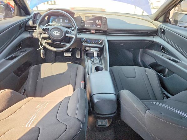 2025 HYUNDAI ELANTRA