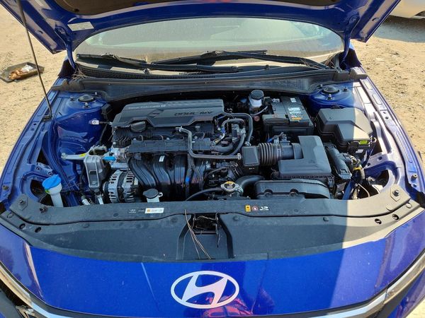 2025 HYUNDAI ELANTRA
