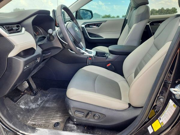 2021 TOYOTA RAV4 XLE Premium