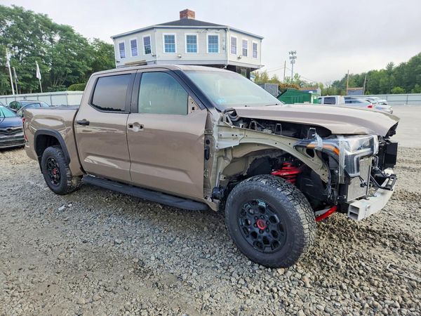 2025 TOYOTA TUNDRA