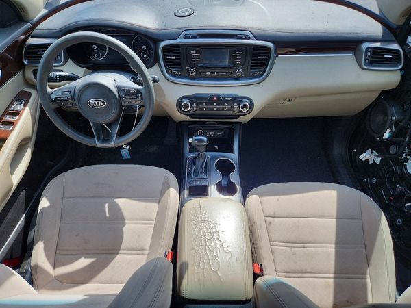 2016 KIA SORENTO L / LX