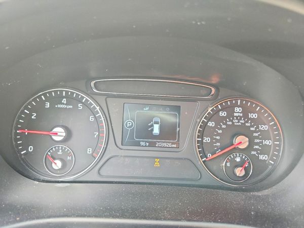 2016 KIA SORENTO L / LX