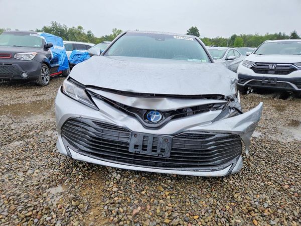 2018 TOYOTA CAMRY LE Hybrid