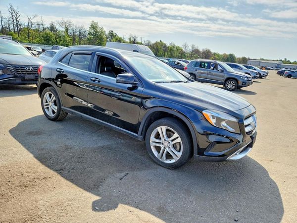 2016 MERCEDES-BENZ GLA GLA250-4M — Passenger 3/4