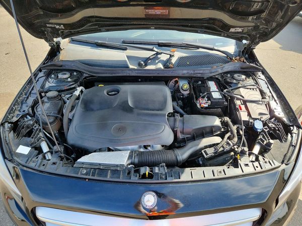 2016 MERCEDES-BENZ GLA GLA250-4M — Engine bay