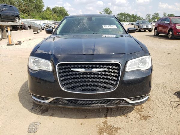 2016 CHRYSLER 300 Limited