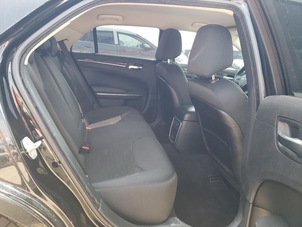 2016 CHRYSLER 300 Limited