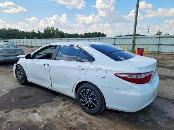2016 TOYOTA CAMRY