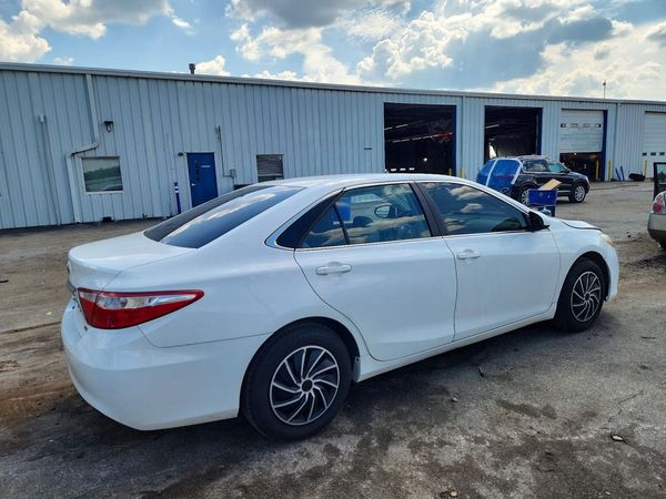 2016 TOYOTA CAMRY