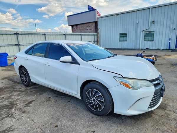 2016 TOYOTA CAMRY