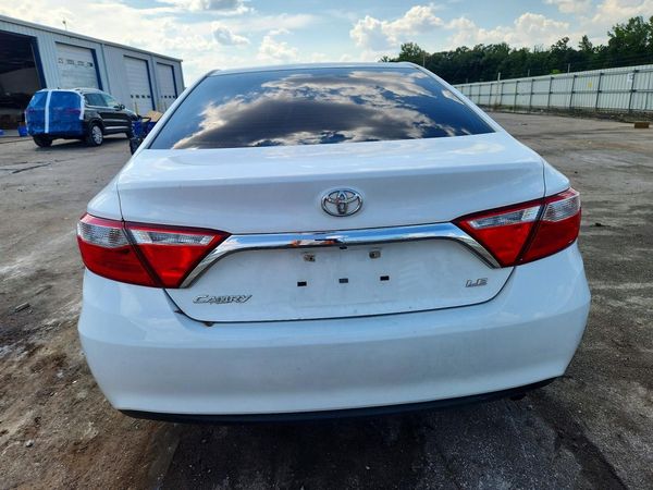 2016 TOYOTA CAMRY