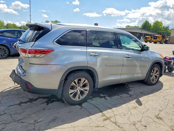 2015 TOYOTA HIGHLANDER