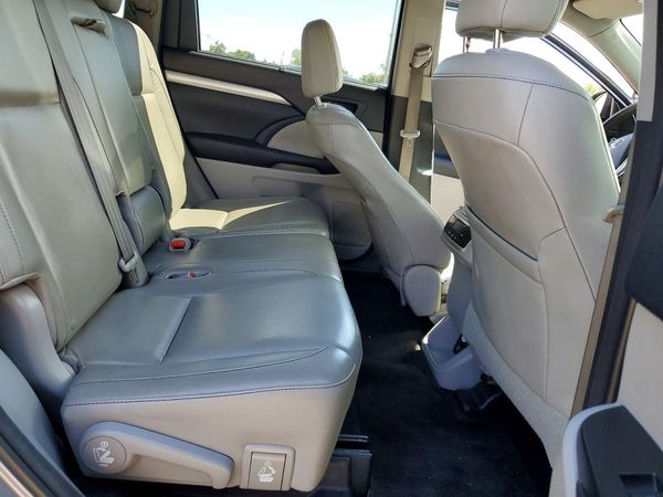 2015 TOYOTA HIGHLANDER