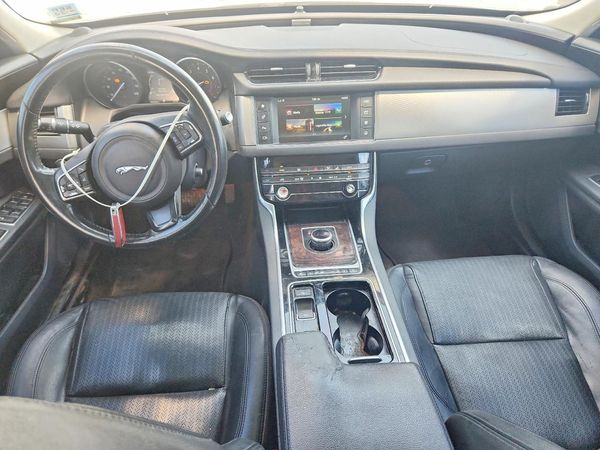 2017 JAGUAR XF