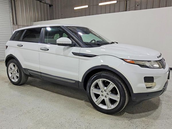 2014 LAND ROVER RANGEROVER Pure Plus — Passenger 3/4