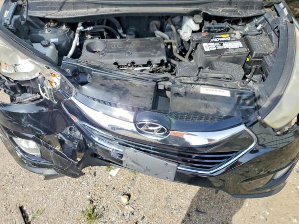 2013 HYUNDAI TUCSON — Engine bay