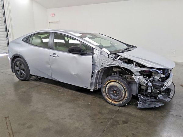 2024 TOYOTA PRIUS
