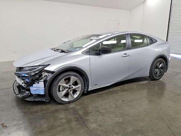 2024 TOYOTA PRIUS
