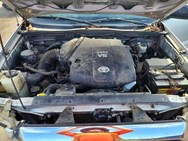 2012 TOYOTA TACOMA — Engine bay
