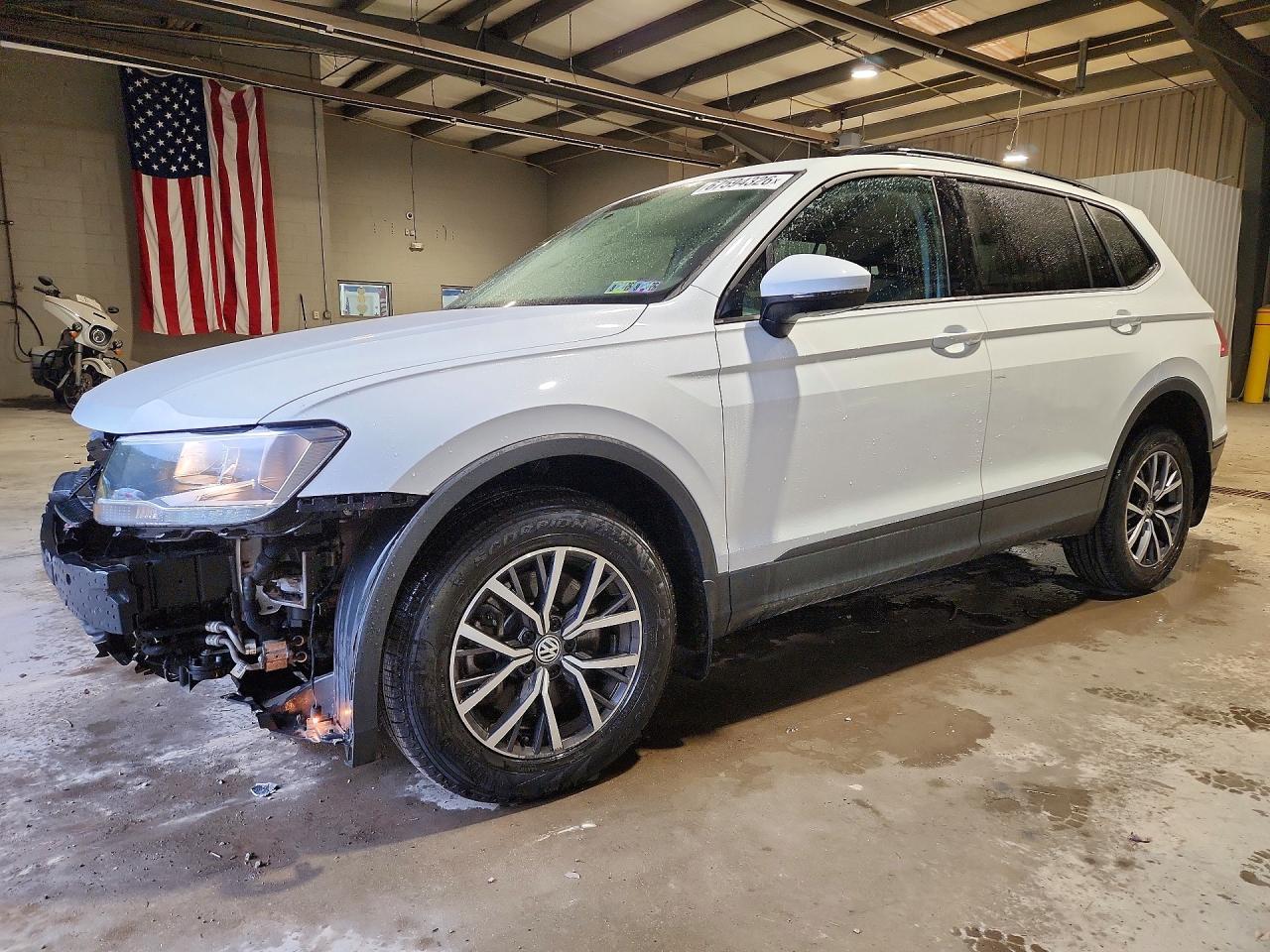 2021 VOLKSWAGEN TIGUAN 4Motion S — Front 3/4