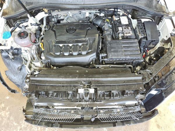 2021 VOLKSWAGEN TIGUAN 4Motion S — Engine bay