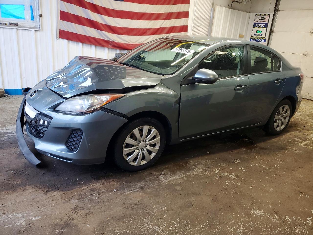 2013 MAZDA 3