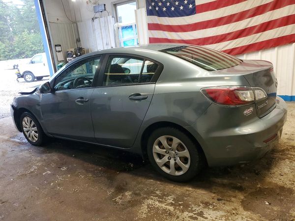 2013 MAZDA 3