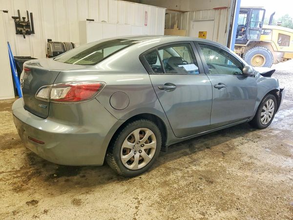 2013 MAZDA 3
